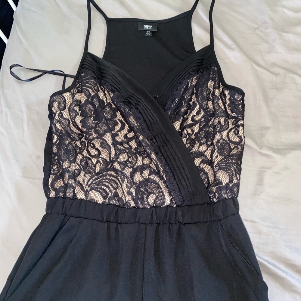 Lace strap jumpsuit, SIZE XS, great condition, wassiko brand
